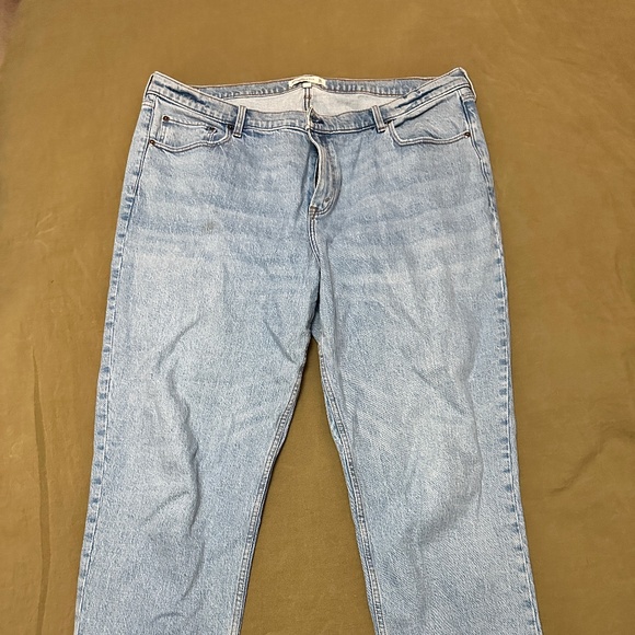 Abercrombie & Fitch Curve Love The Straight High Rise Jean - Picture 1 of 2